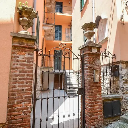 아파트 Bellagio Apartment